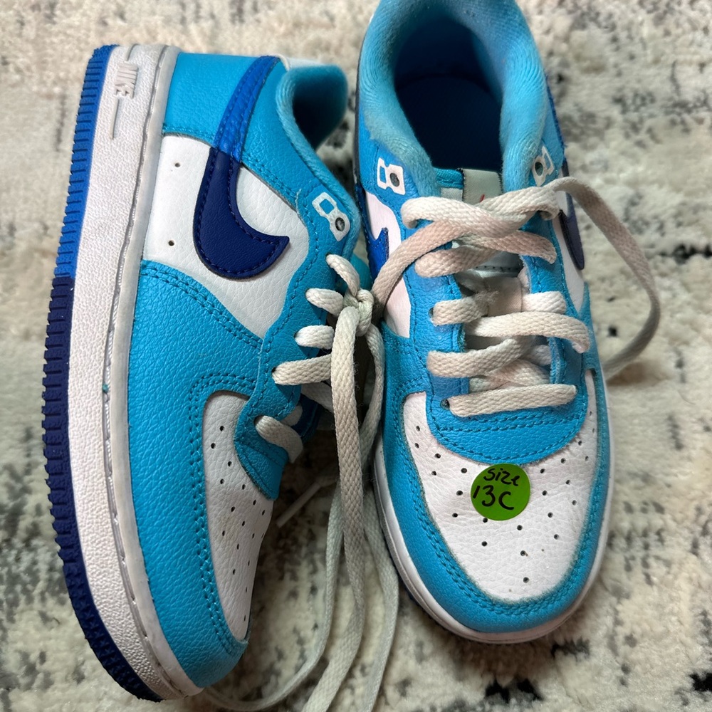 Nike Kids Turquoise and Navy Sneakers